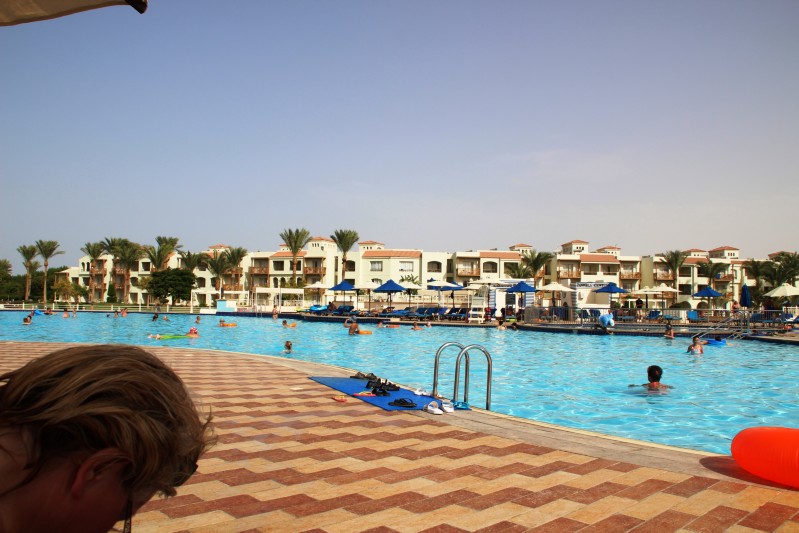 am Pool