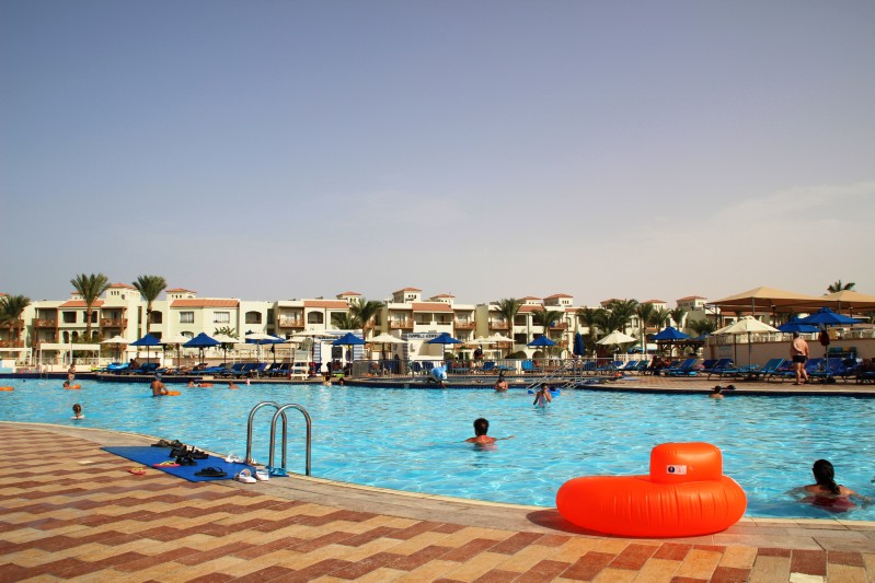 am Pool
