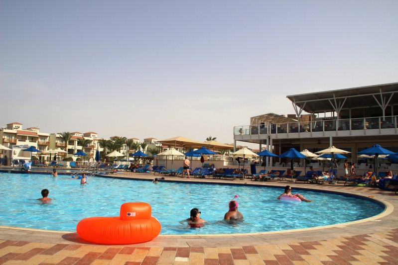 am Pool