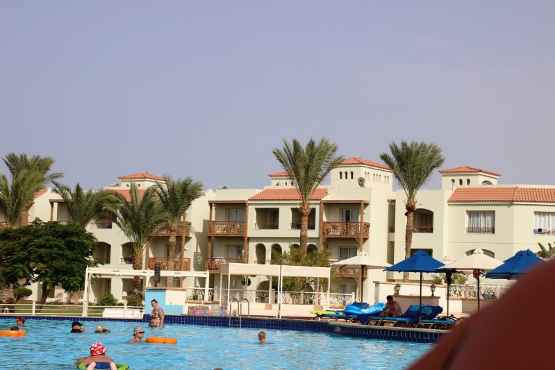am Pool