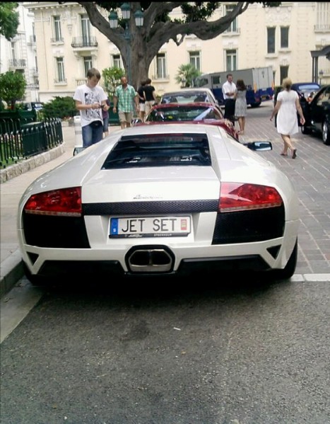 Lamborghini mit super Autonummer...