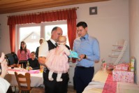 Geschenke werden ausgepackt