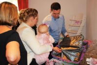 Geschenke werden ausgepackt