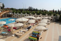 am Pool